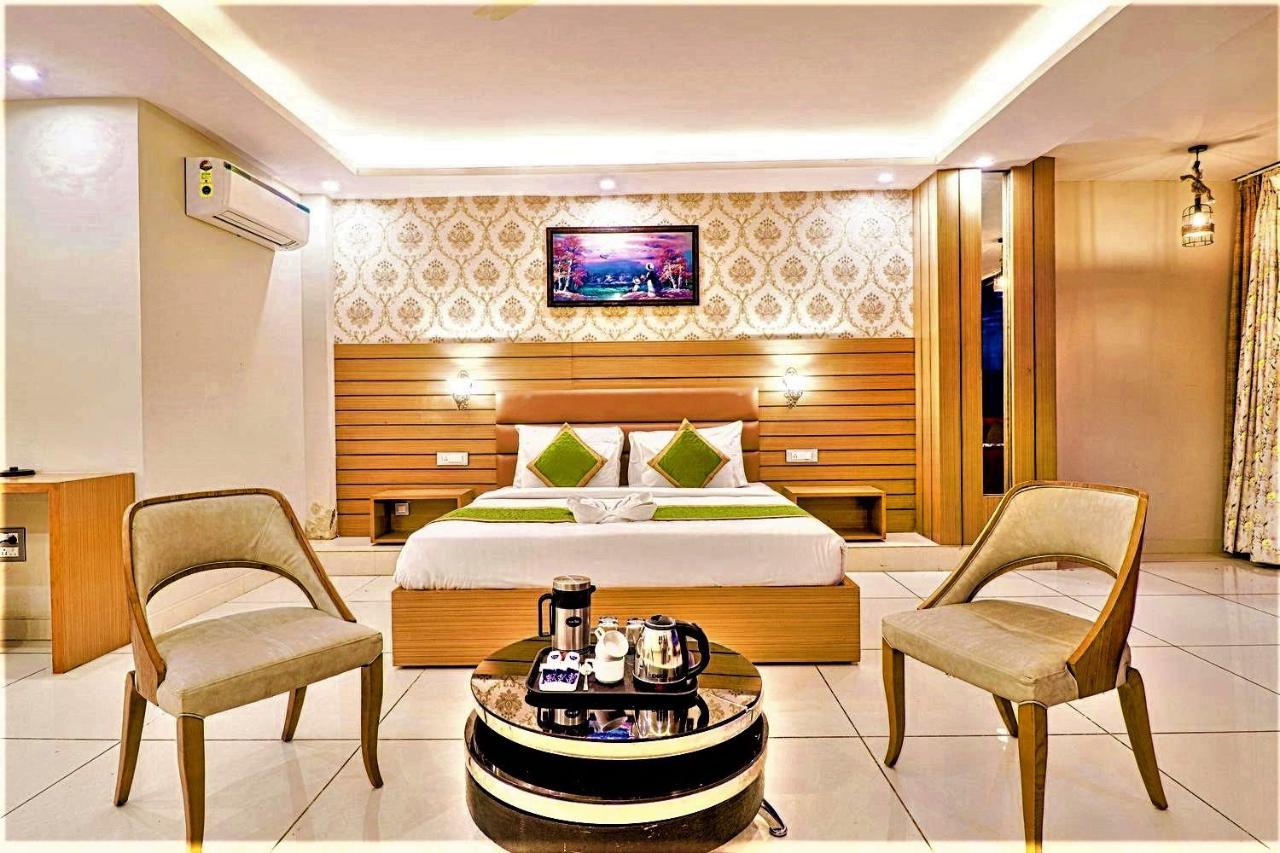 דהראדון The Glory Hotel מראה חיצוני תמונה